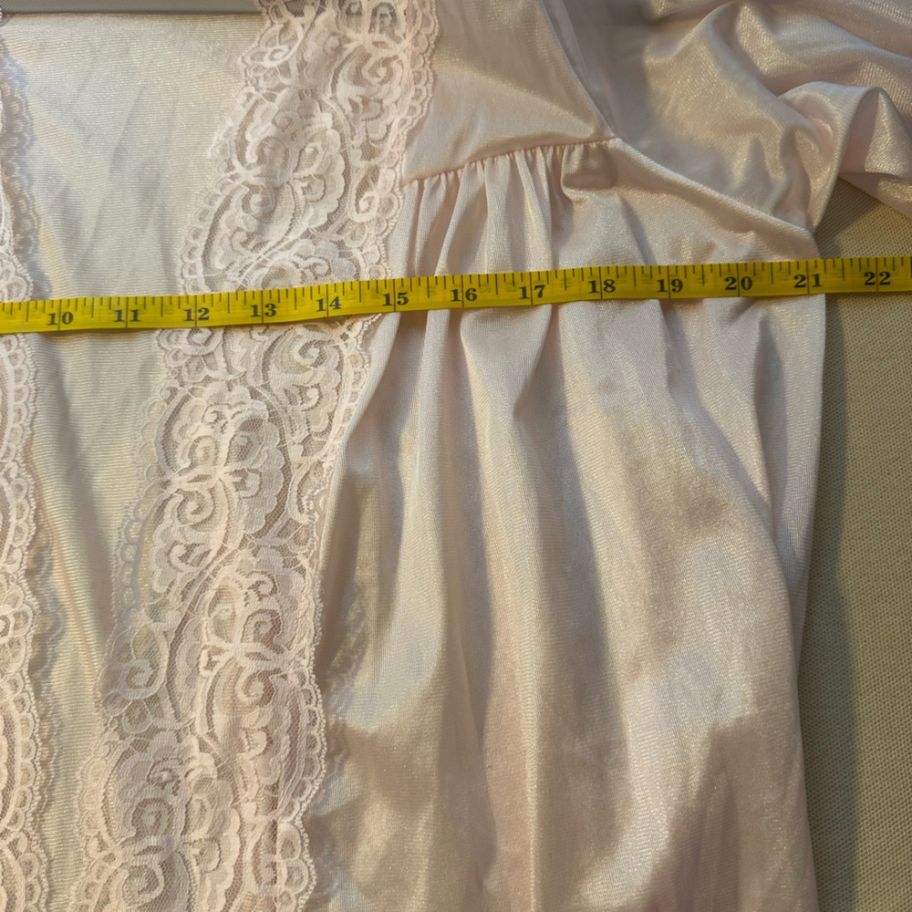 Delicate Light Pink Lace Robe - Picture 12 of 13